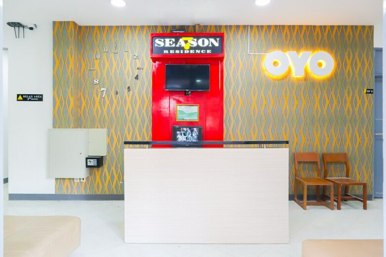 Hostal Oyo 2308 Seven Season Residence