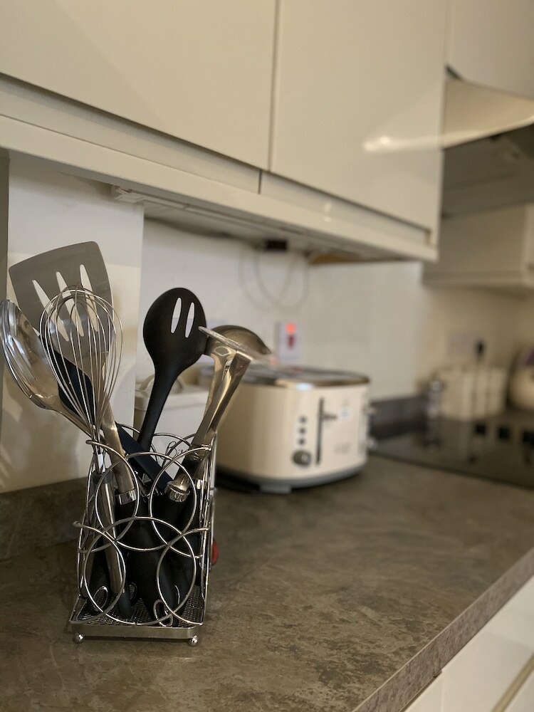 Suitely Berkeley Apartments
