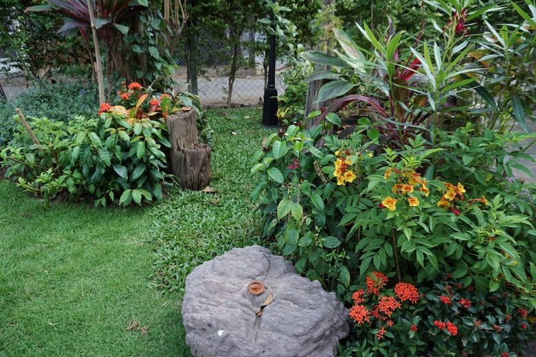 Hotel Tha Ma-o Bouteak Homestay