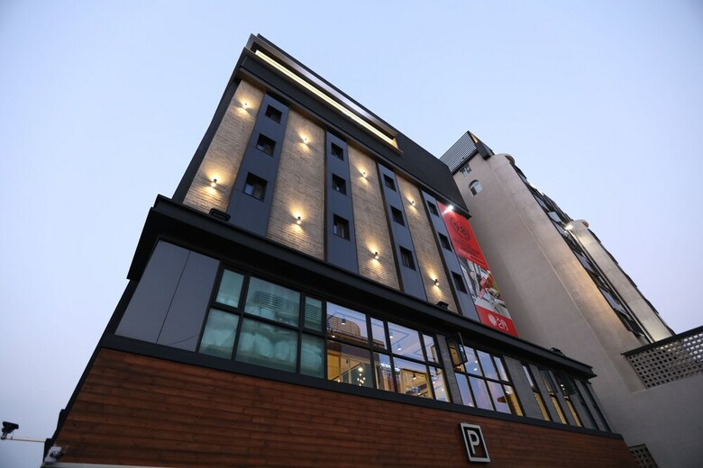 February Hotel Sinho