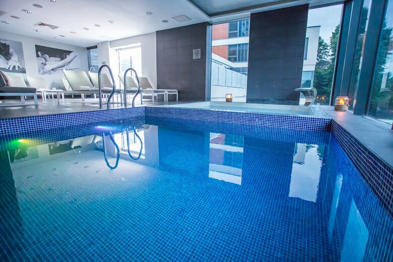 Guildford Harbour Hotel