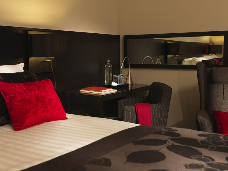 Guildford Harbour Hotel