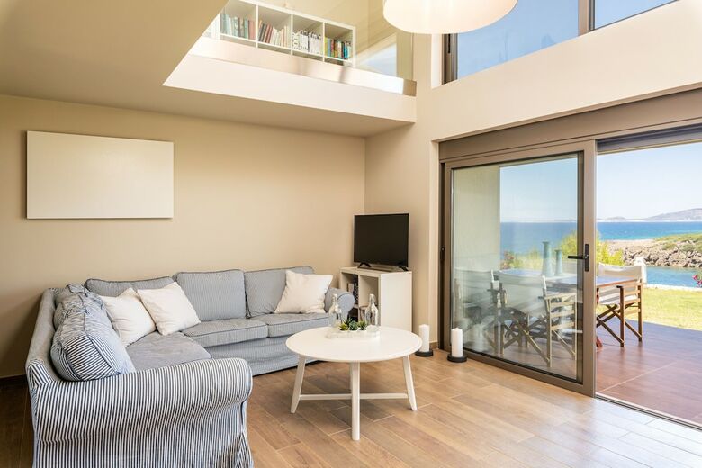 Villa Idyle-luxury Beachfront Property
