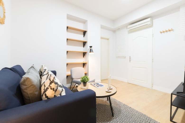 Royal Apart. La Almudena By All� Housing