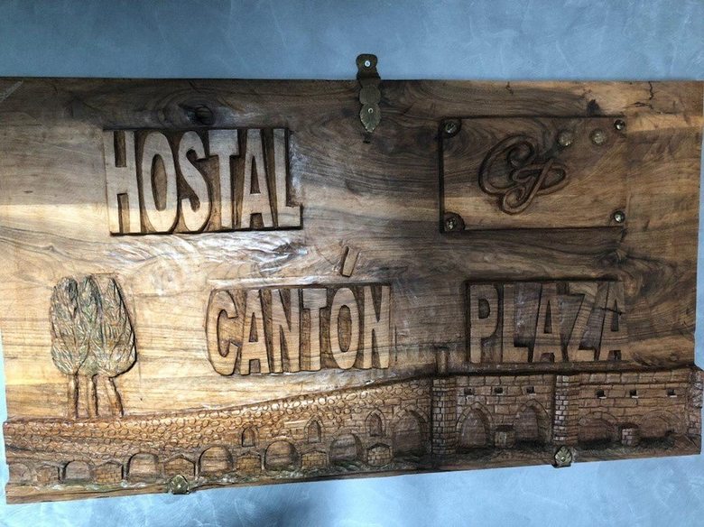 Hostal Canton Plaza