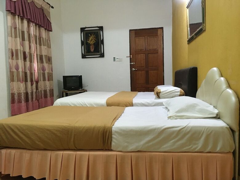 Hotel Oyo 89653 Anisaa Inn