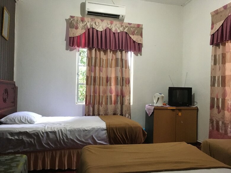 Hotel Oyo 89653 Anisaa Inn