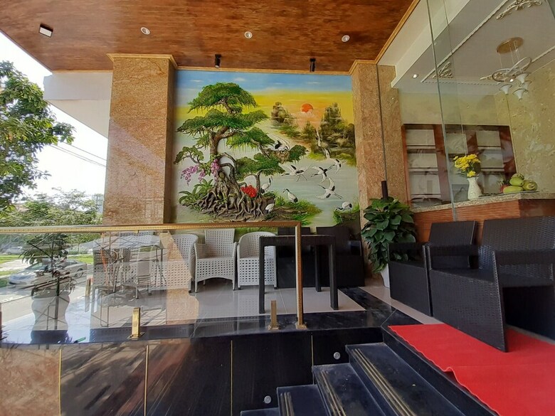 Oyo 747 Quynh Hoa Hotel