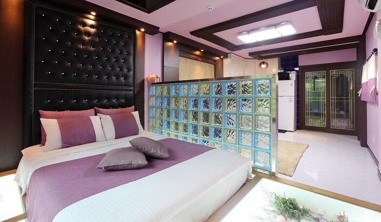 Flower Caravan Pension