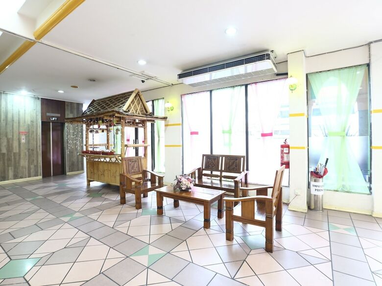 Oyo 89489 Al Ansar Hotel