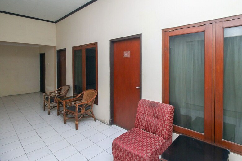 Hotel Airy Laweyan Sutowijoyo 45 Solo