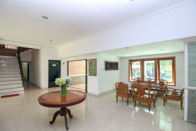 Hotel Airy Laweyan Sutowijoyo 45 Solo