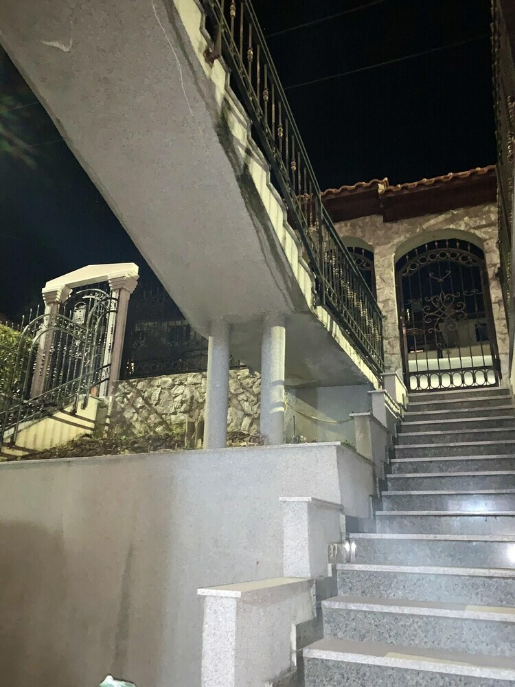 Apartment With 3 Bedrooms In Sarajevo, With Wifi - 7 Km From The Slopes