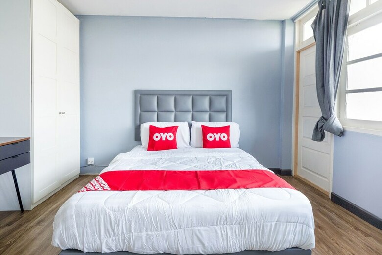 Hotel Oyo 615 Bossa House Hostel & Cafe