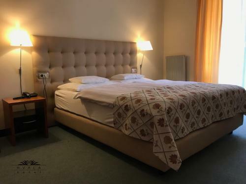 Hotel Hvala - Restaurant Topli Val