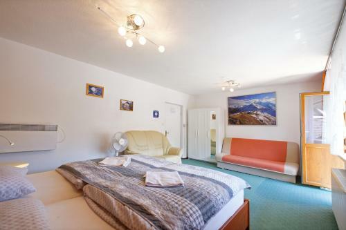Apartments And Rooms Bani?