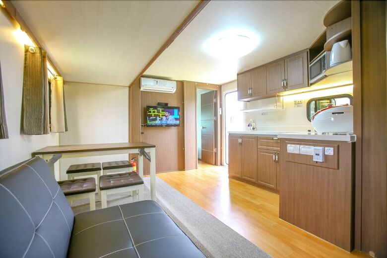 Donghwa Caravan
