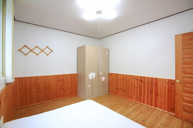 Jihees House