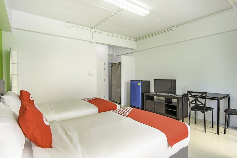 Hotel Oyo 601 C W Mansion Phuket