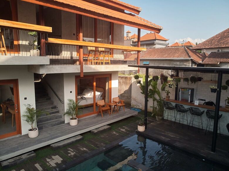 Hotel Kubu Tropis
