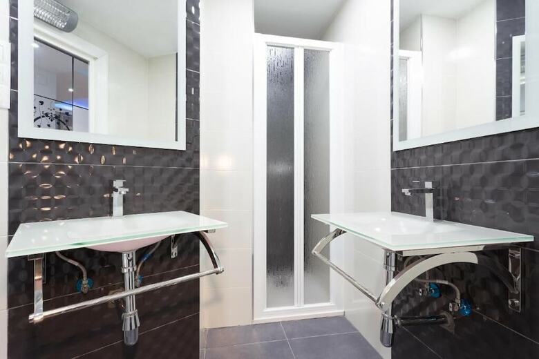 Apartamentos Completo Alarc�n Centro
