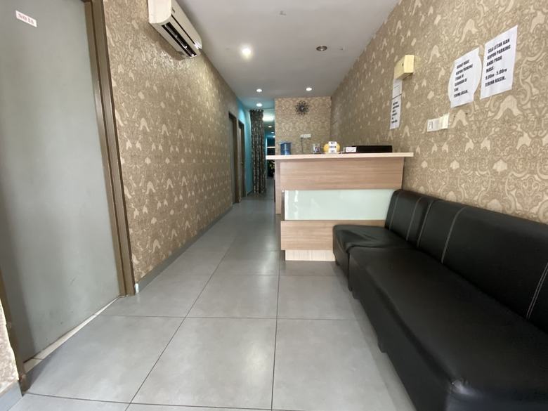 Oyo 89760 Harmoni Inn Hotel