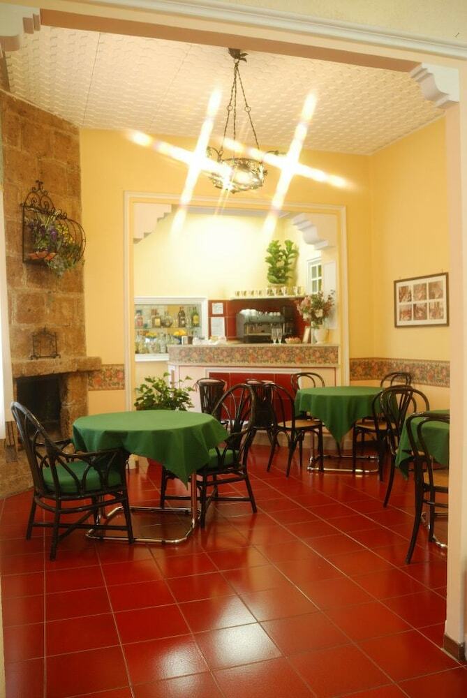 Posada Hotel Iris Crillon