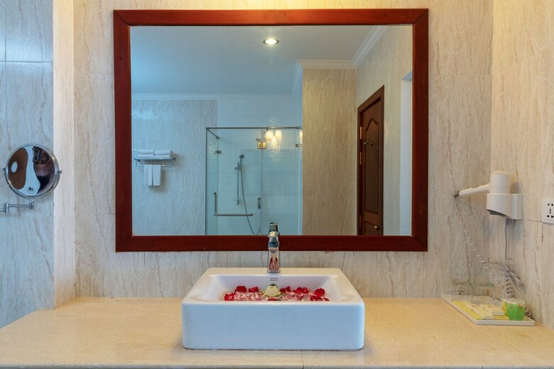 Angkor White Swan Hotel