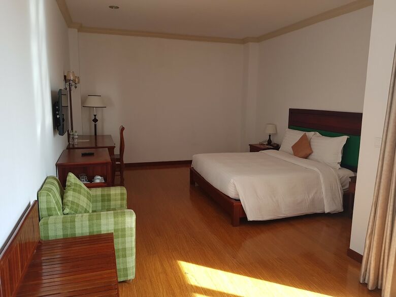 Angkor White Swan Hotel