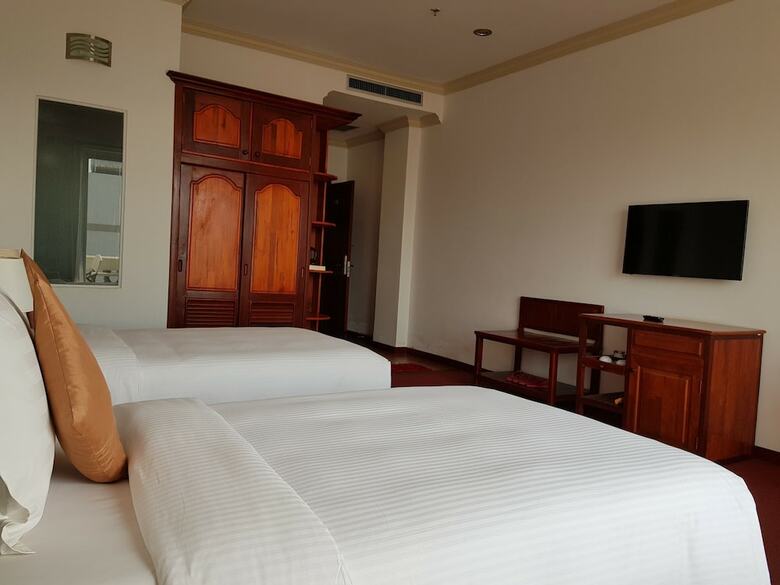 Angkor White Swan Hotel
