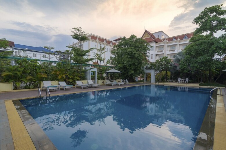 Angkor White Swan Hotel