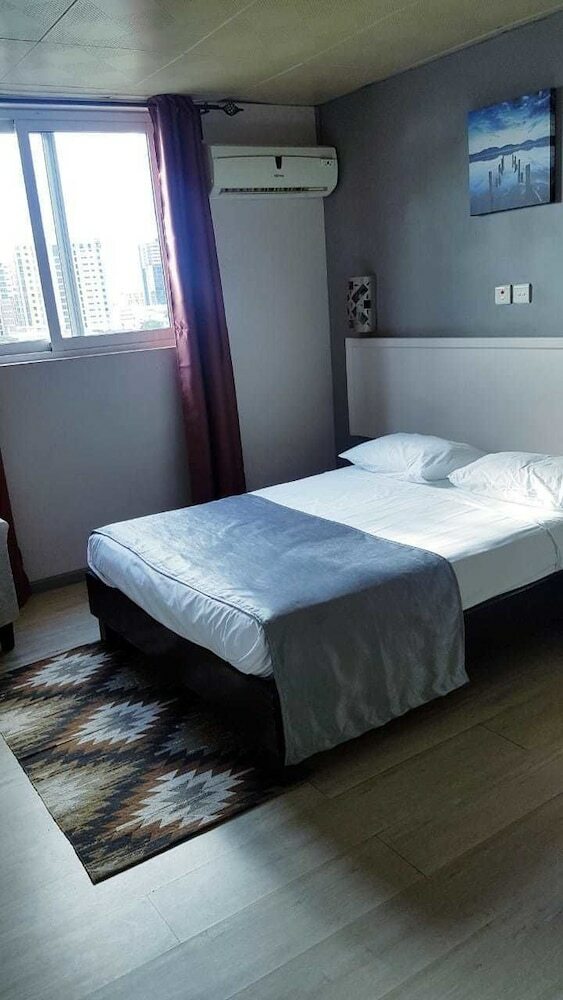 Champ de Mars Hotel