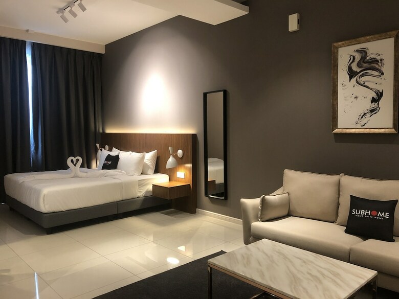 Apartamentos Alia Premier Medini By Subhome