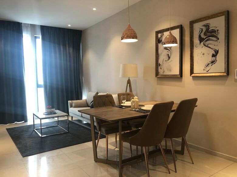 Apartamentos Alia Premier Medini By Subhome