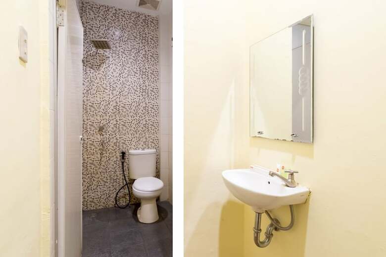 Oyo 2208 Thyesza Hotel