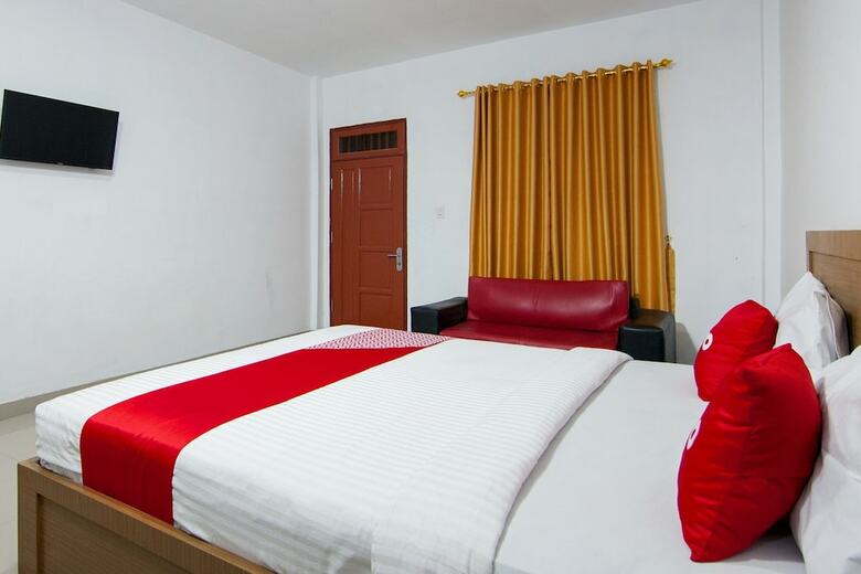 Oyo 2208 Thyesza Hotel