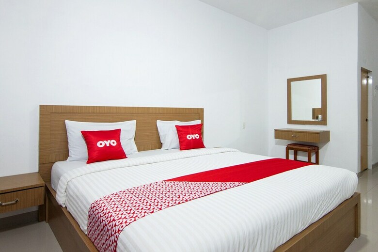 Oyo 2208 Thyesza Hotel