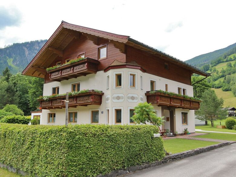 Comfortable Apartment In K�nigsleiten Near Forest