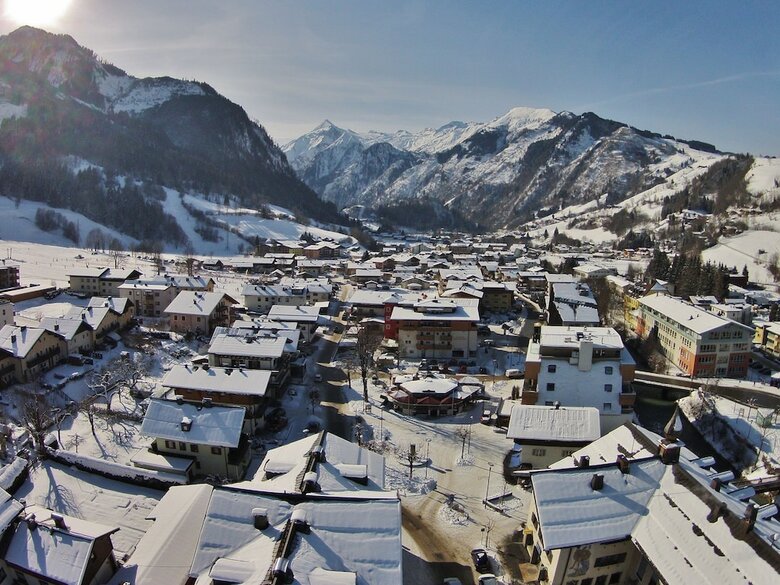 Magnificent Chalet In Kaprun With Balcony And Mountain Views