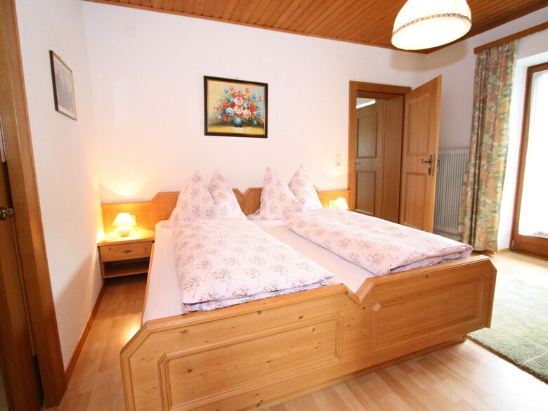 Beautiful Apartment In Uttendorf With Mountain View