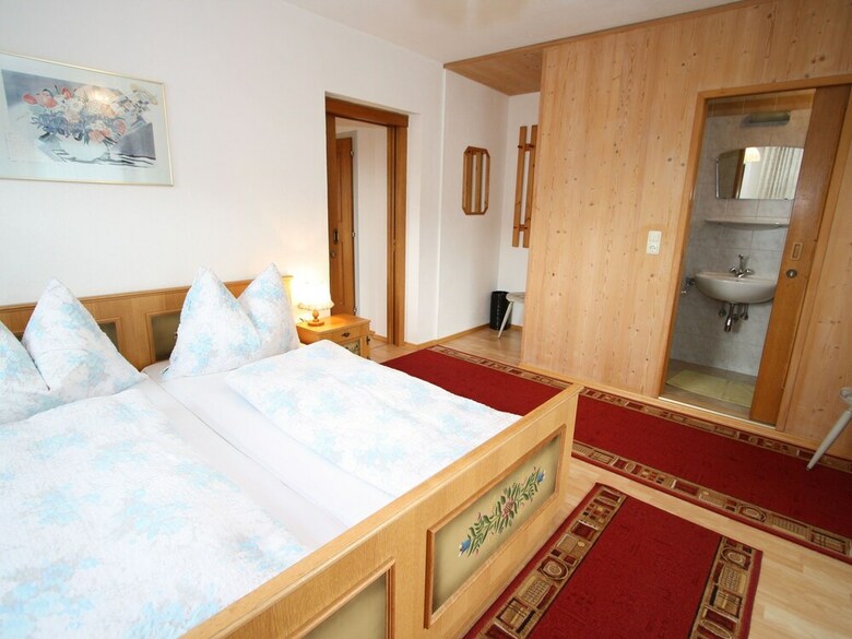 Beautiful Apartment In Uttendorf With Mountain View