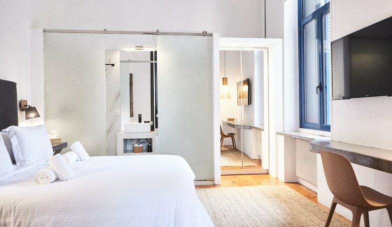 Hotel Art Pantheon Suites In Plaka