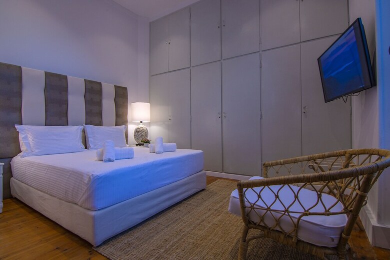 Hotel Art Pantheon Suites In Plaka
