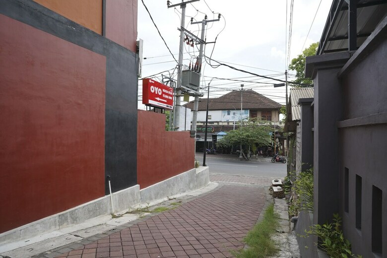 Hostal Oyo 2392 Nusa Dua Eling Inn