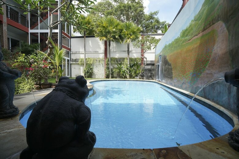 Hostal Oyo 2392 Nusa Dua Eling Inn