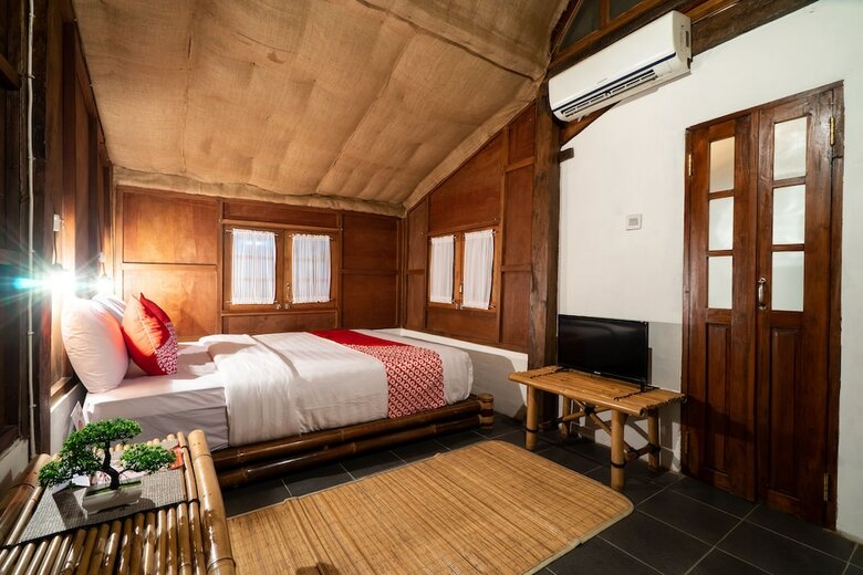 Hostal Oyo 2393 Omahe Nawung