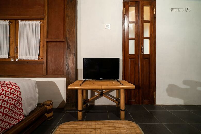 Hostal Oyo 2393 Omahe Nawung