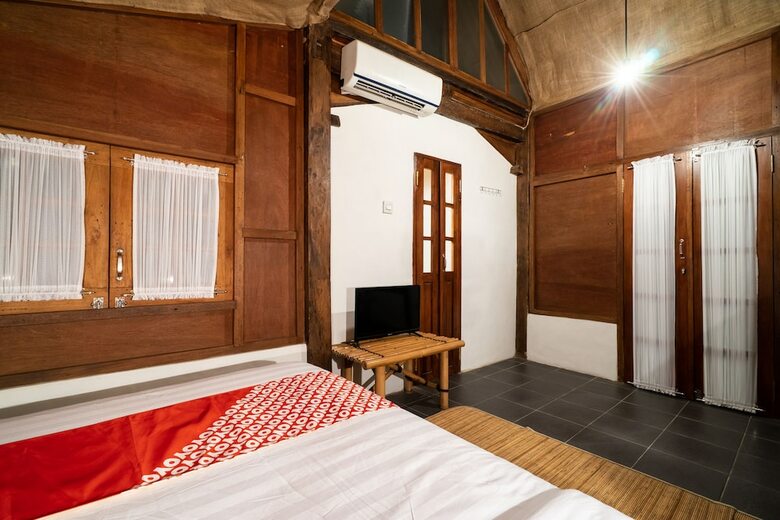Hostal Oyo 2393 Omahe Nawung