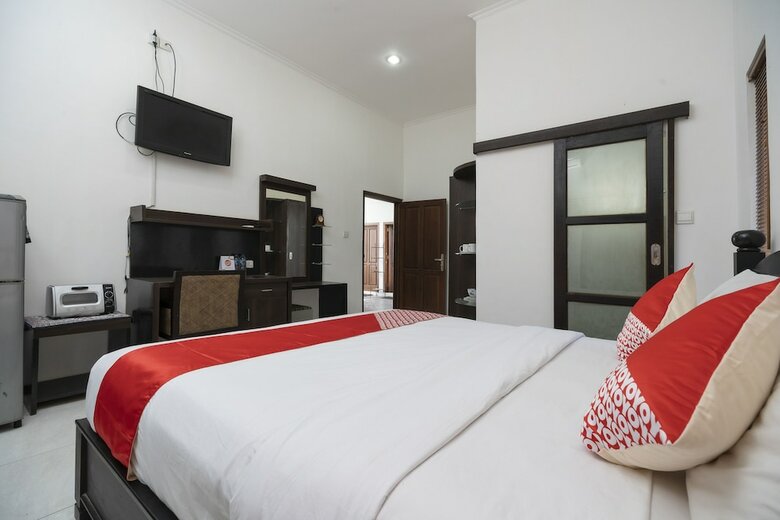 Hostal Oyo 2417 Panen House