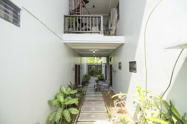 Hostal Oyo 2417 Panen House